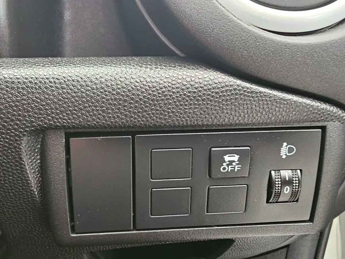 2014-mazda-mazda2-13-sport-colour-edition-big-16