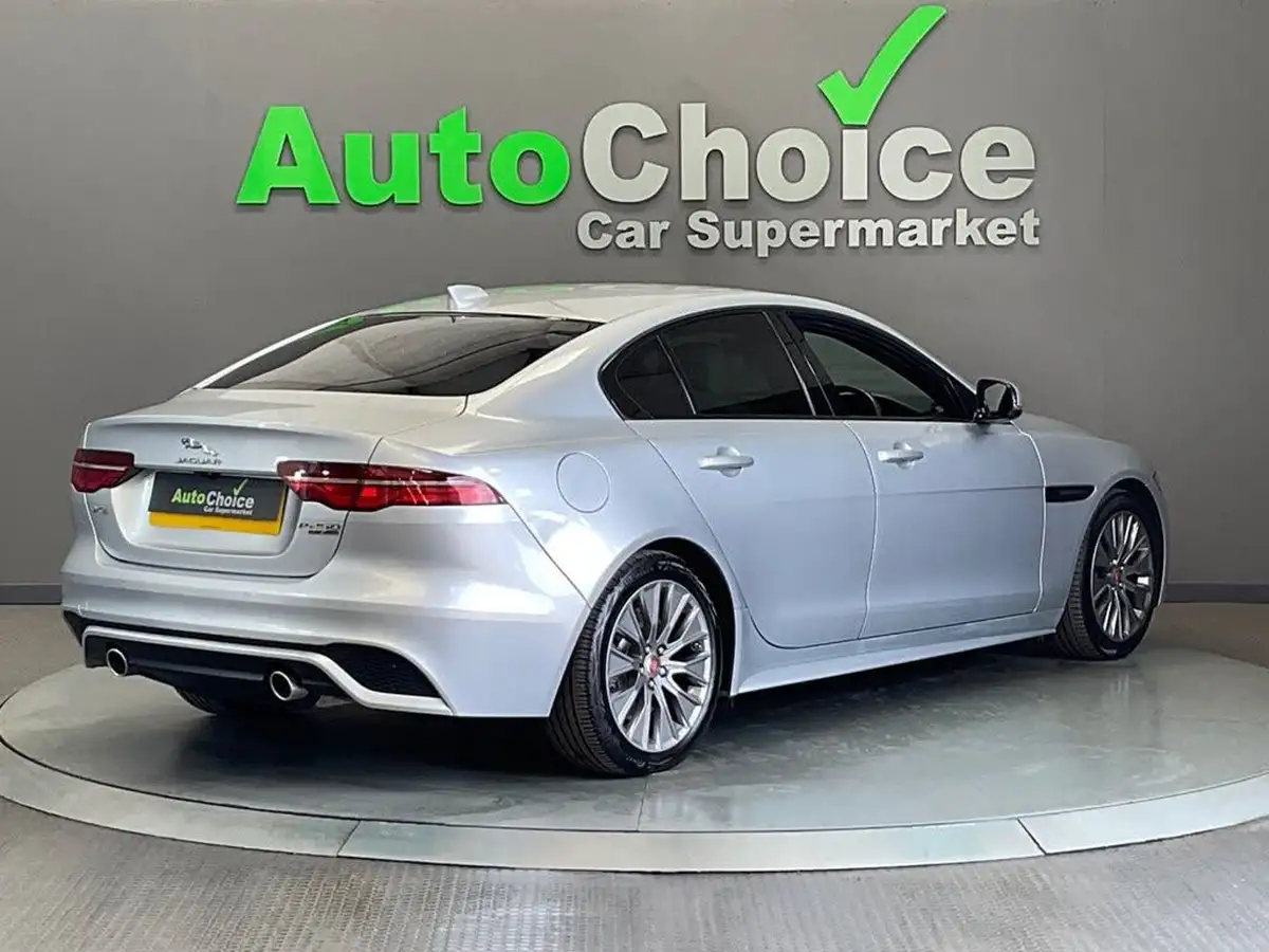 2019-jaguar-xe-20i-r-dynamic-s-250ps-big-11