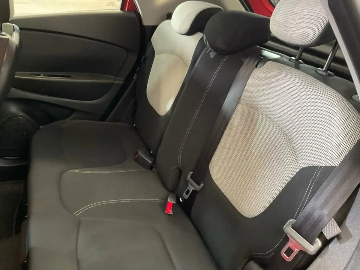 2019-renault-captur-09-tce-iconic-big-27
