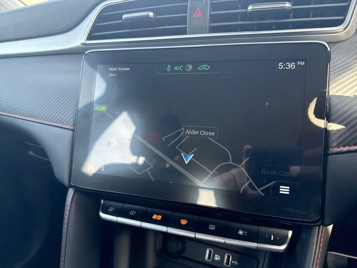 2022-mg-zs-suv-15-vti-tech-exclusive-big-19