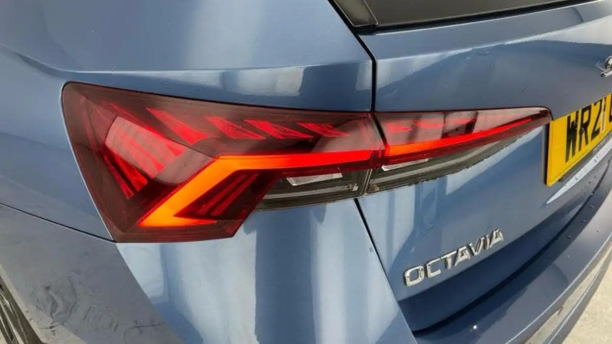2021-skoda-octavia-14-tsi-se-l-estate-big-30