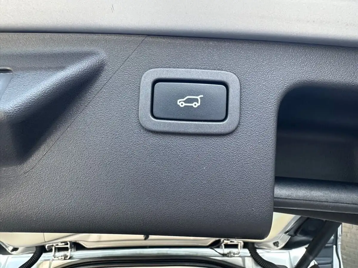 2019-land-rover-discovery-sport-20sd4-hse-big-17