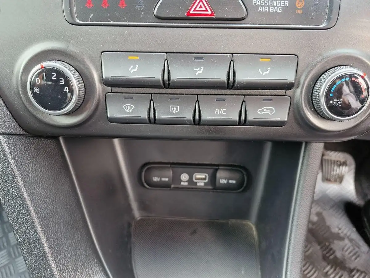 2016-kia-sportage-16-gdi-130bhp-big-15