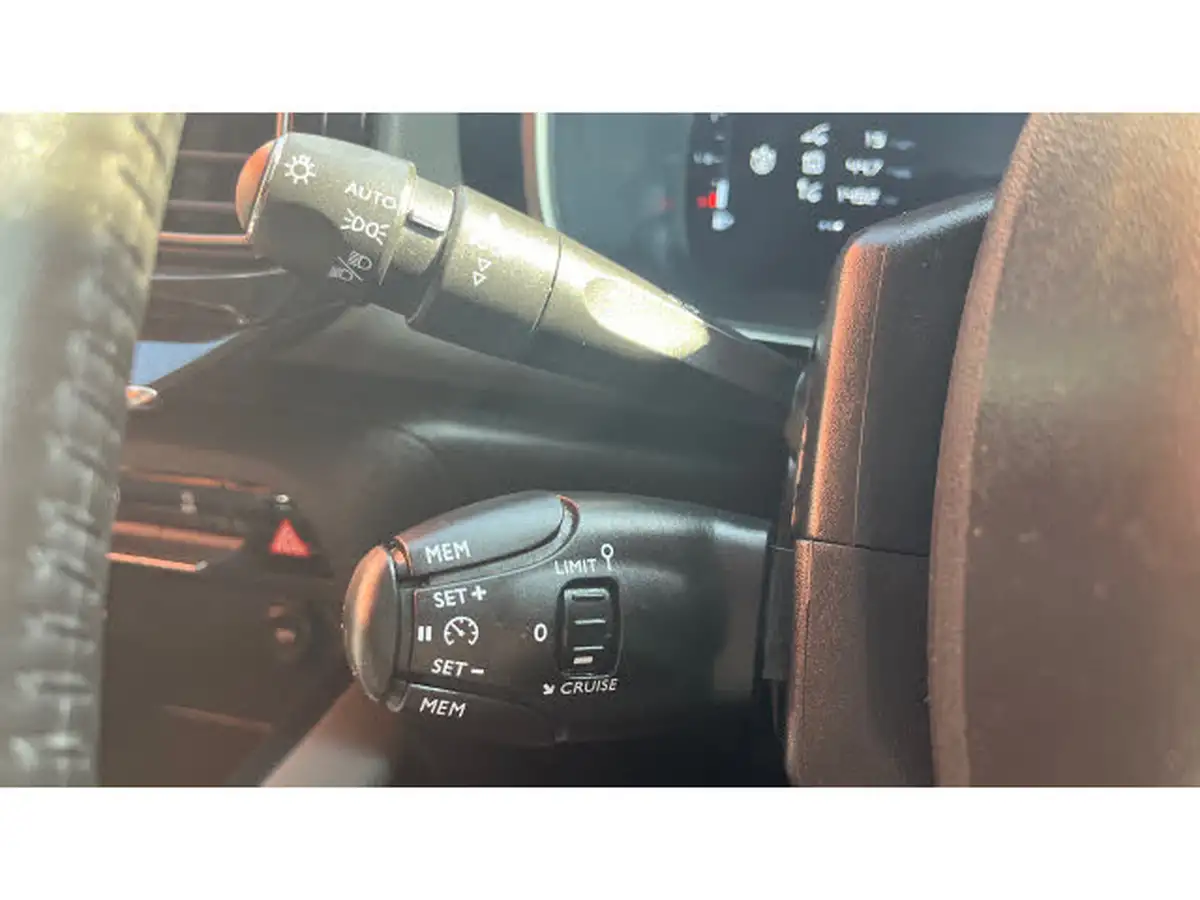 2022-citroen-c5-aircross-15bluehdi-shine-ss-big-25