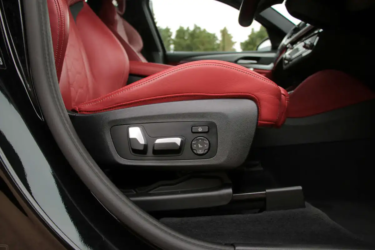 2021-bmw-x4-30-m-competition-sport-big-71