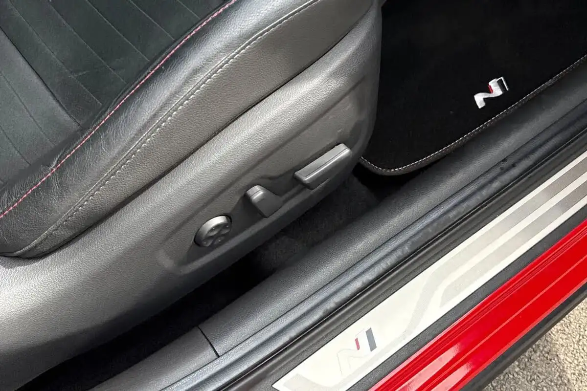 2019-hyundai-i30-n-20-t-gdi-n-performance-fastback-big-43