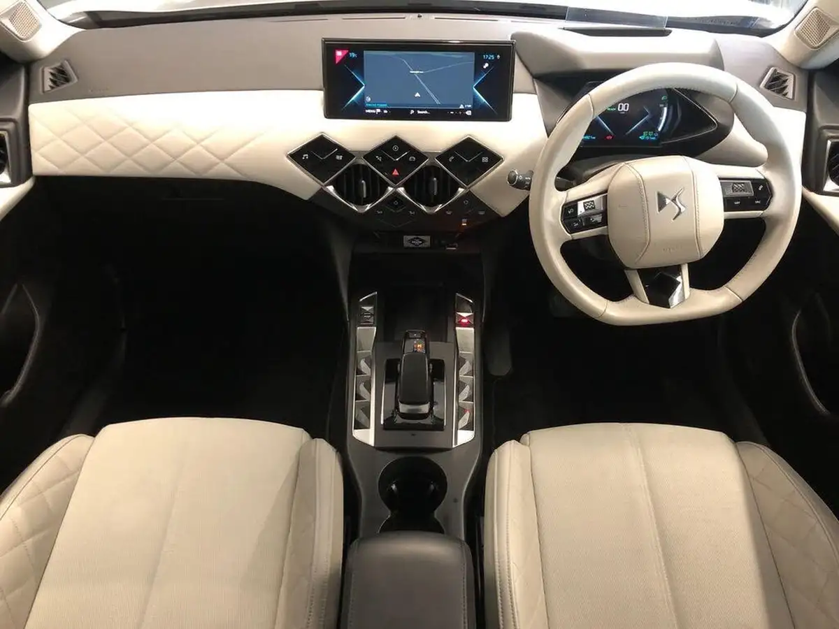 2020-ds-ds-3-crossback-e-tense-la-premiere-big-9