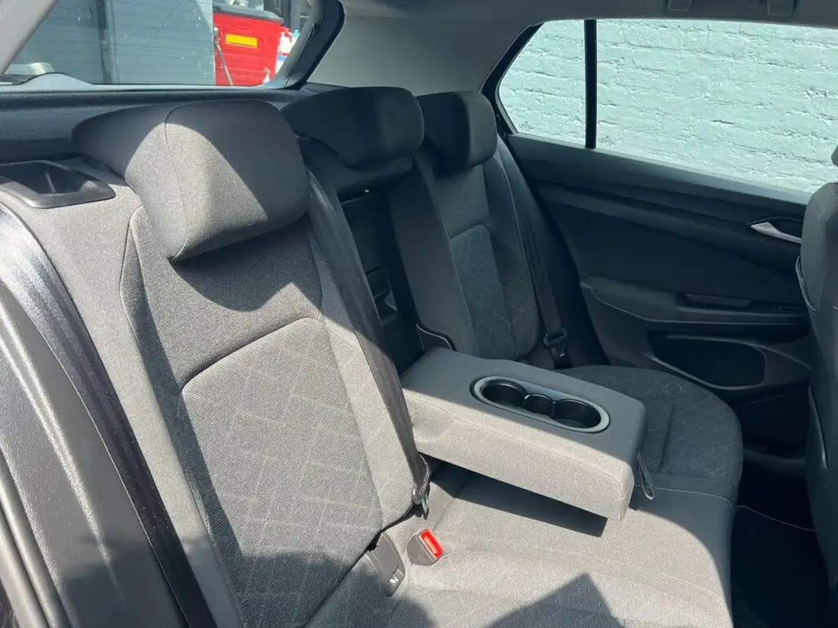 2021-volkswagen-golf-15-tsi-life-130ps-hatchback-big-18