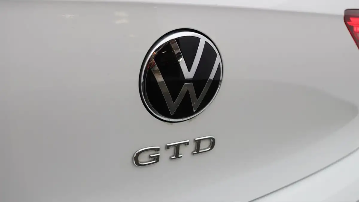 2023-volkswagen-golf-20tdi-gtd-big-21