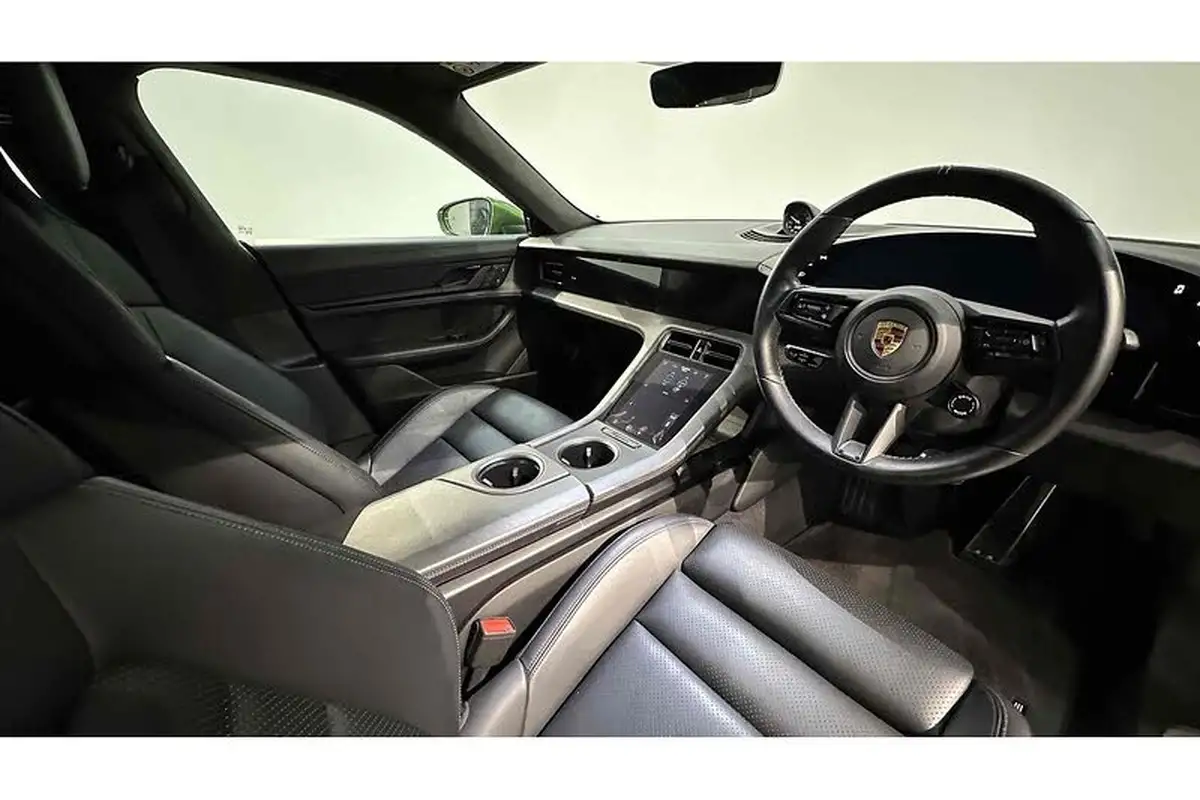 2022-porsche-taycan-e-turbo-big-42