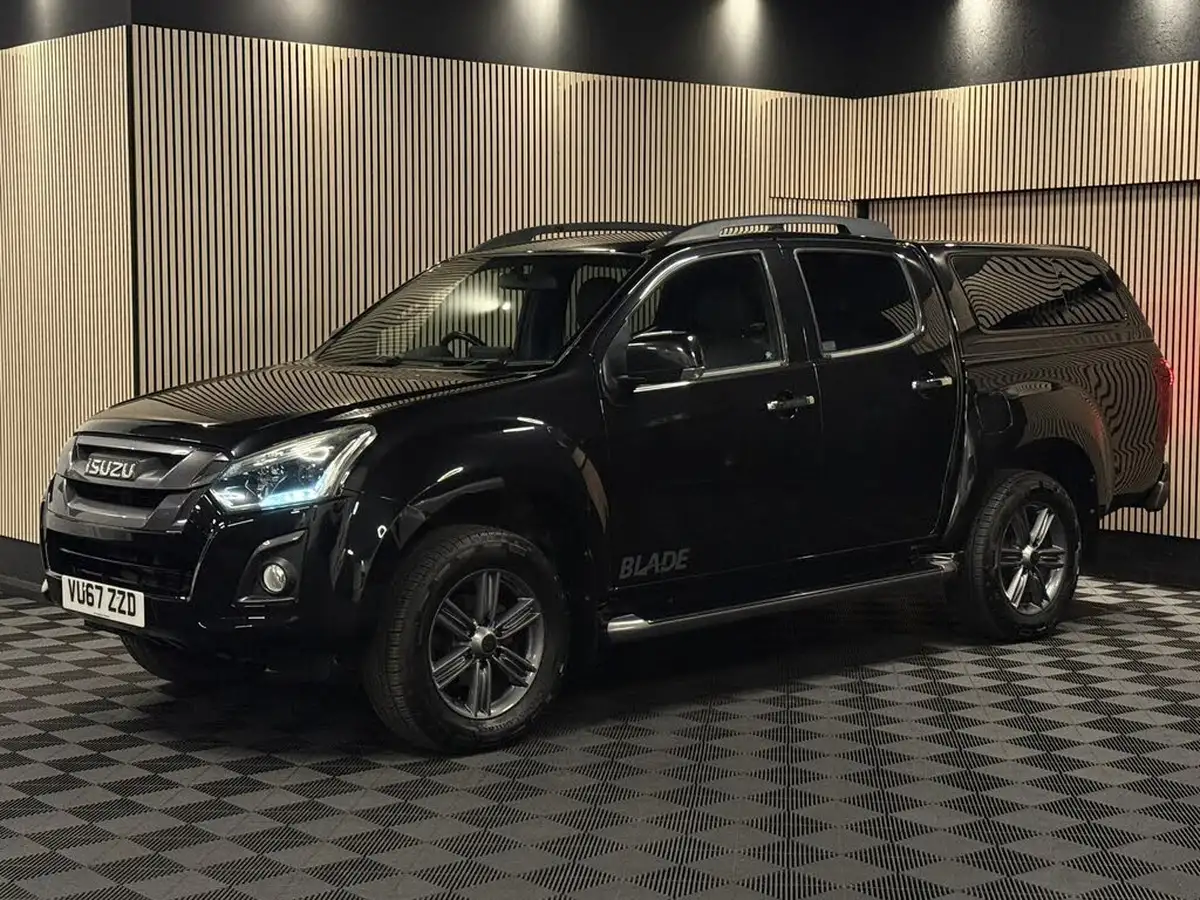 2017-isuzu-d-max-19td-blade-big-14