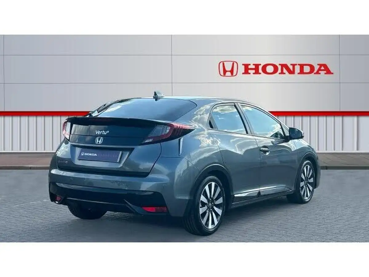 2015-honda-civic-18-se-plus-honda-connect-with-navi-hatchback-big-11