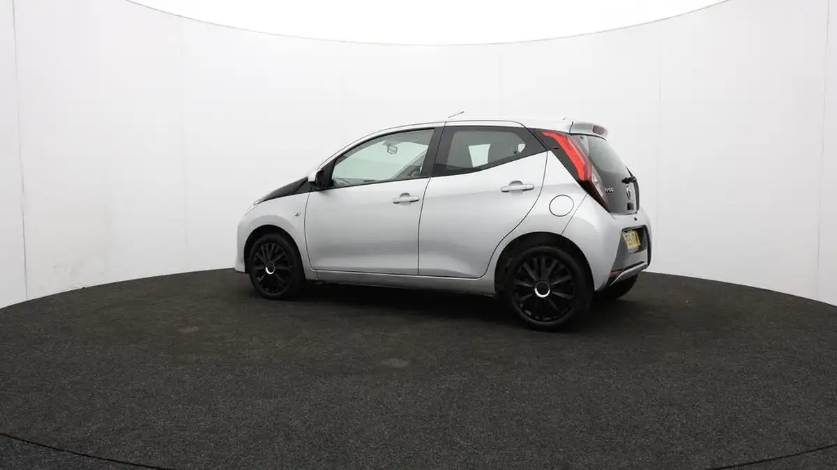 2019-toyota-aygo-10-vvt-i-x-play-big-67