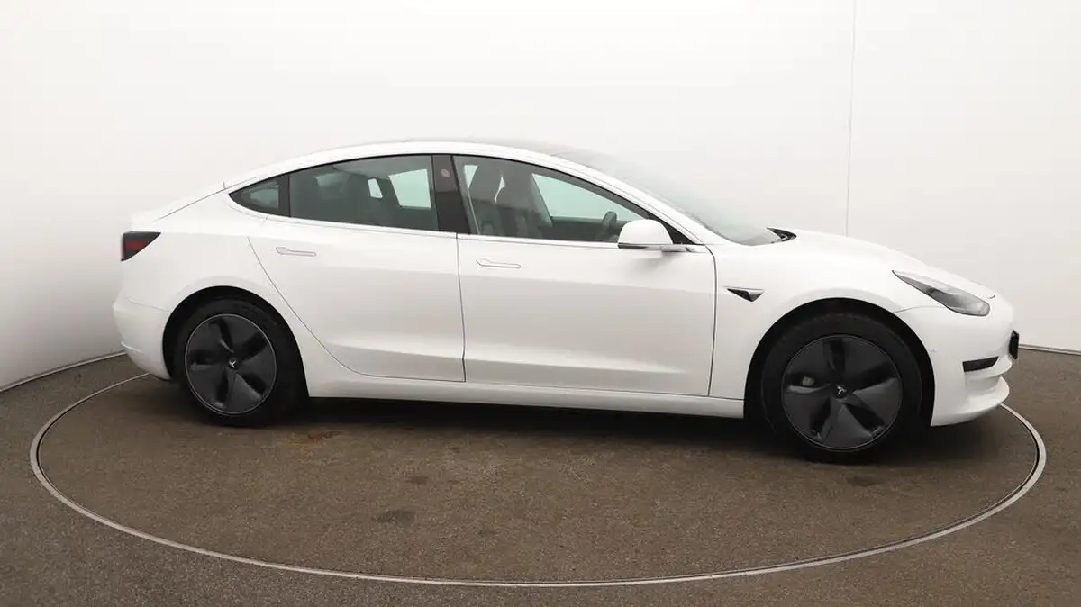 2020-tesla-model-3-e-standard-plus-big-40