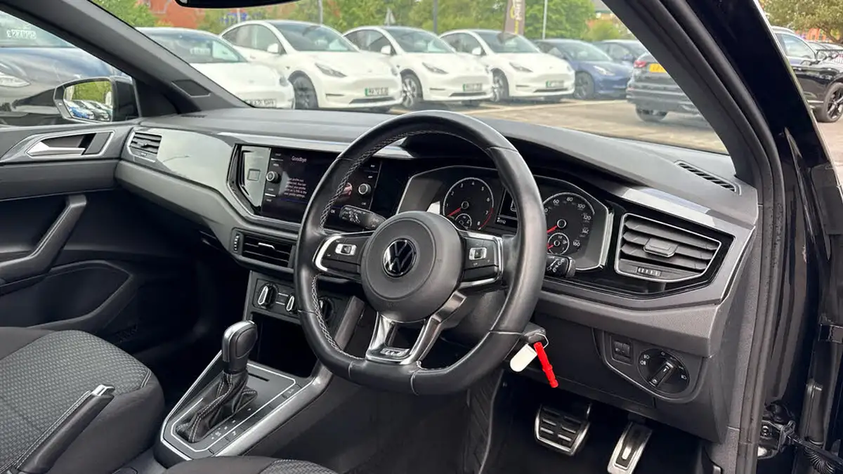 2021-volkswagen-polo-10-tsi-r-line-110ps-dsg-big-8