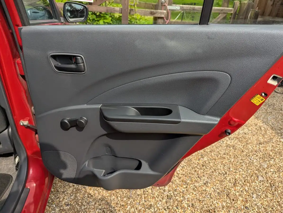 2016-suzuki-celerio-10-sz3-big-23