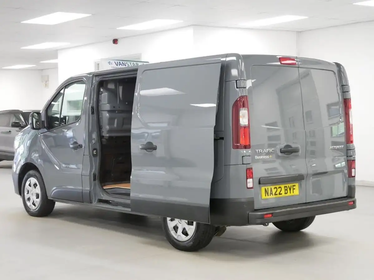 2022-renault-trafic-20dci-sl28-130-business-big-17