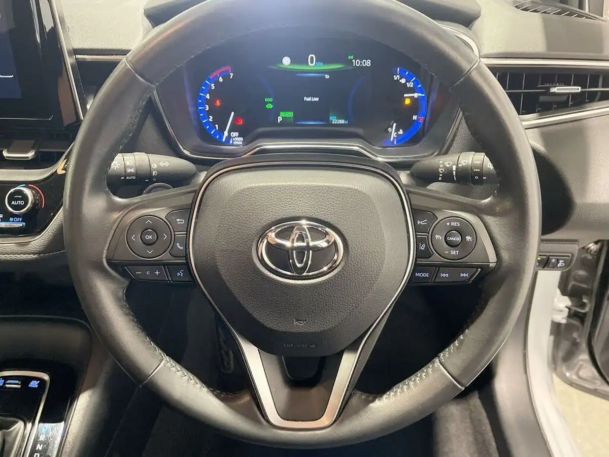 2022-toyota-corolla-18-vvt-i-icon-tech-trk-hatchback-5d-big-2