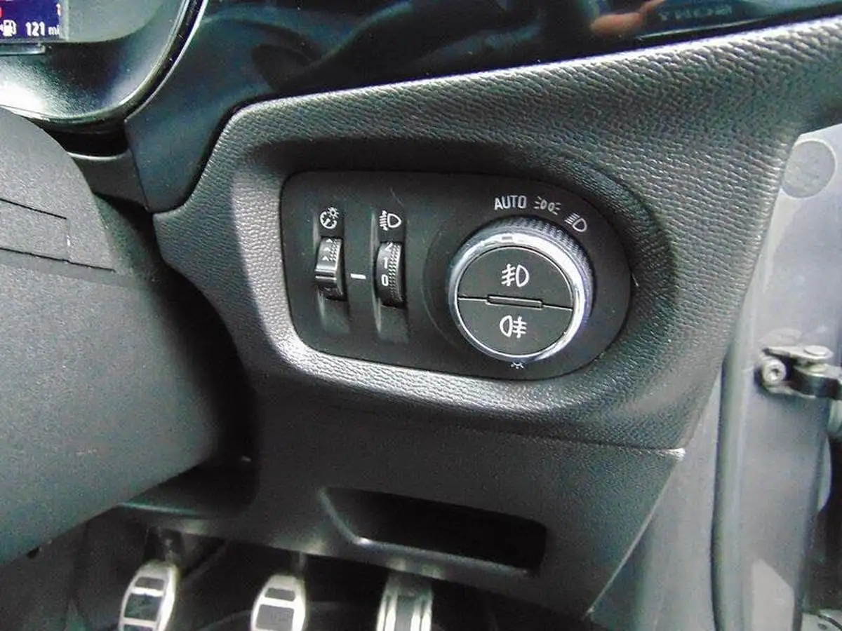2020-vauxhall-corsa-12-turbo-sri-premium-100ps-big-7