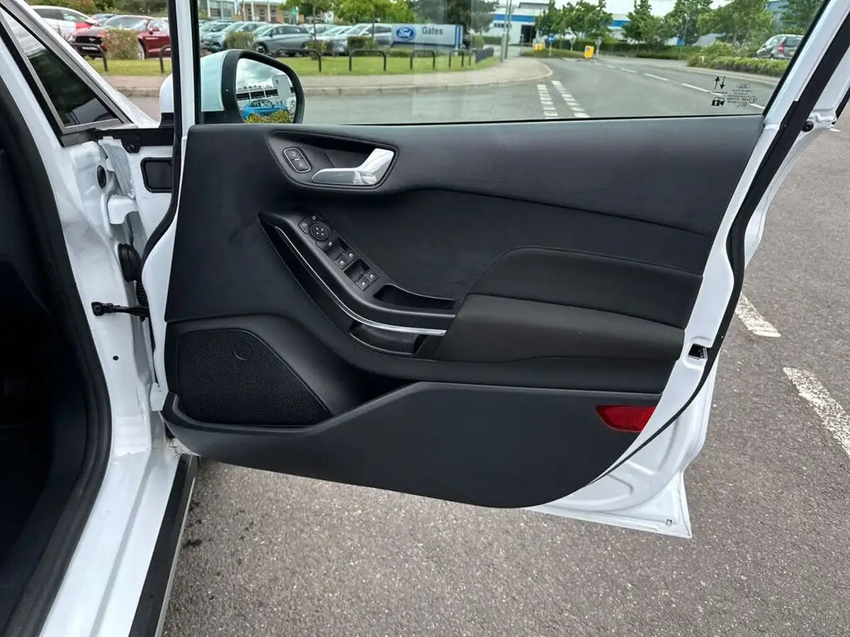 2023-ford-fiesta-10t-active-125ps-hybrid-mhev-big-34