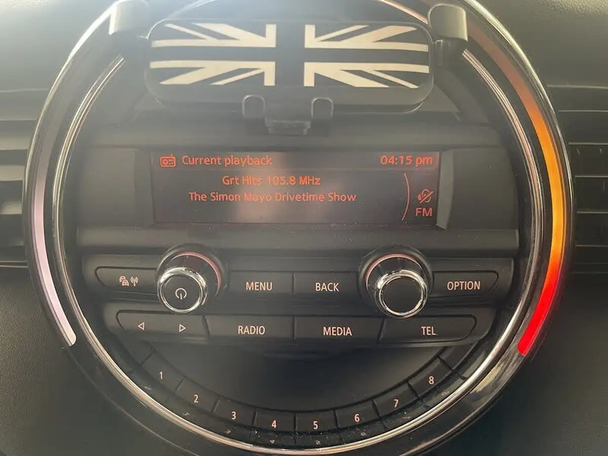 2016-mini-cooper-20-cooper-s-ss-hatchback-5d-big-17