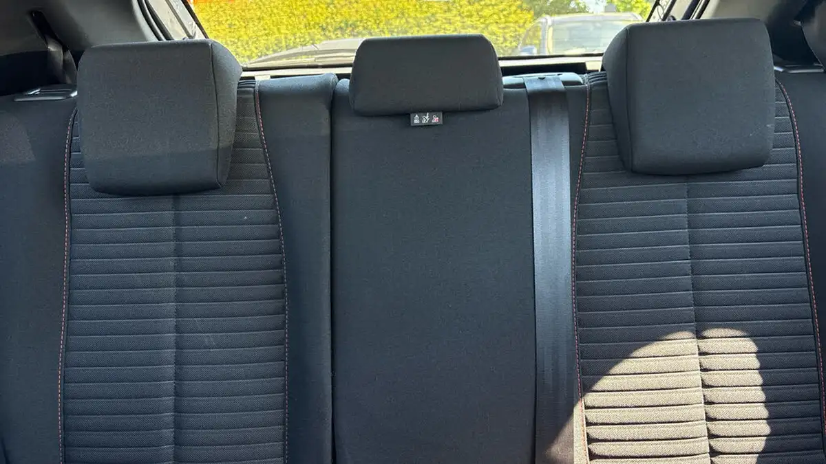 2023-peugeot-208-12-puretech-active-premium-100ps-eat8-big-24