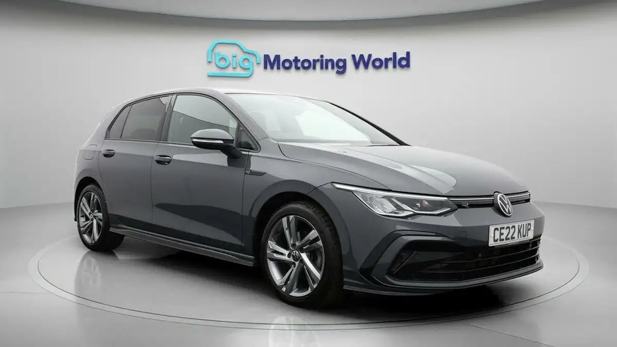 2022-volkswagen-golf-15-tsi-r-line-130ps-hatchback-big-0