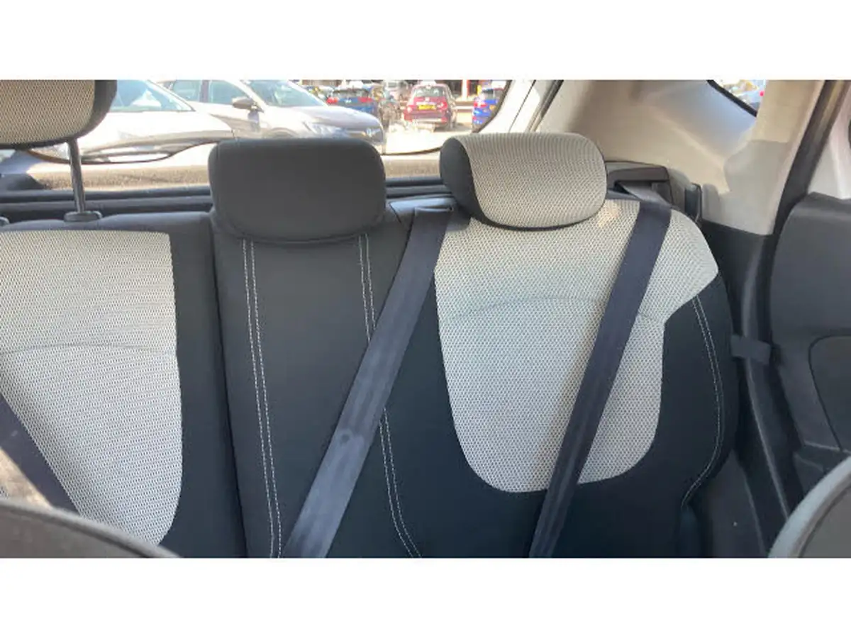 2019-renault-captur-09-tce-iconic-big-14