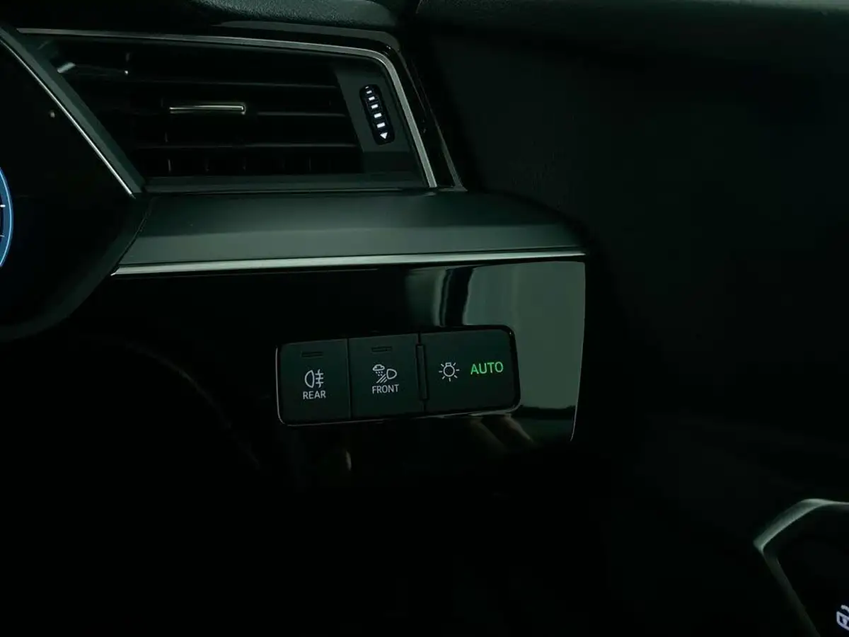 2022-audi-e-tron-55e-technik-station-wagon-big-22