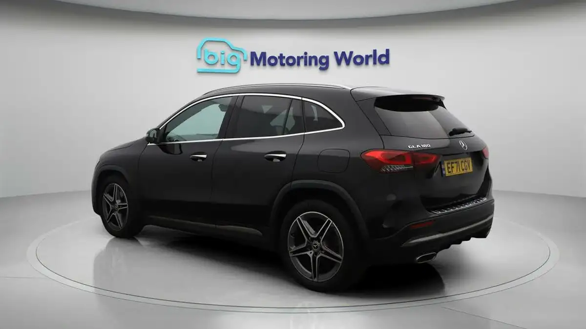2022-mercedes-benz-gla-class-13-gla-180-amg-line-premium-plus-big-5