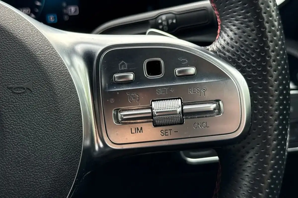 2021-mercedes-benz-a-class-13-a180-amg-line-executive-hatchback-5d-7g-dct-big-36