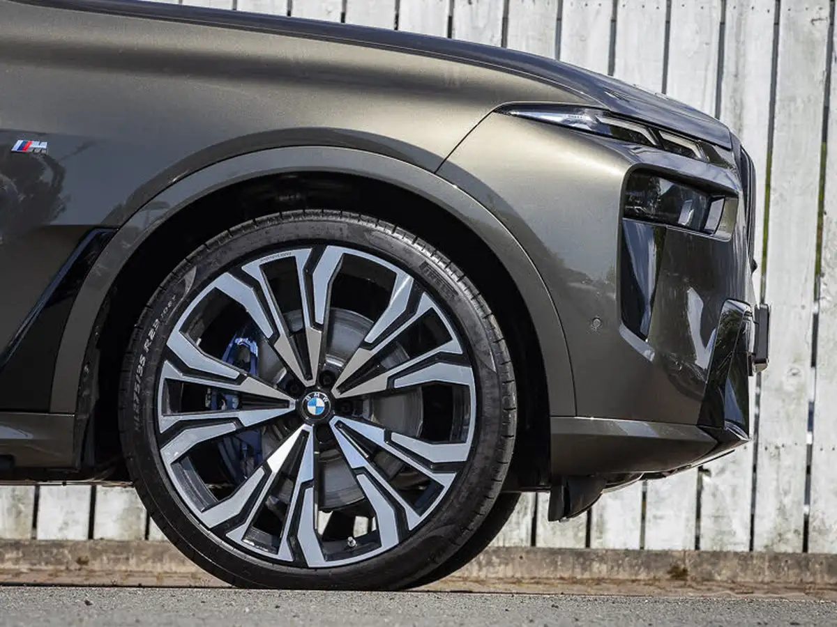 2024-bmw-x7-30-xdrive40i-m-sport-big-13