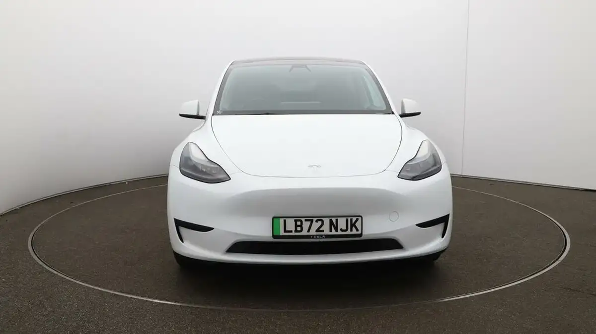 2022-tesla-model-y-e-rwd-big-38