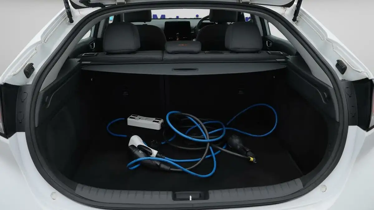 2021-hyundai-ioniq-e-premium-electric-100kw-big-17