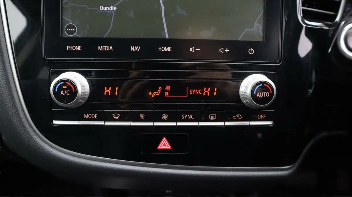 2020-mitsubishi-outlander-20-exceed-big-12