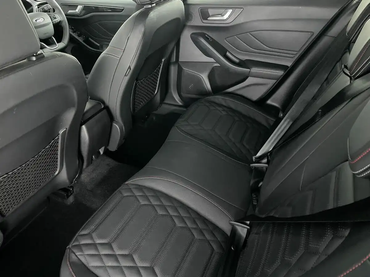 2023-ford-focus-10t-st-line-vignale-155ps-hybrid-mhev-hatchback-powershift-big-38