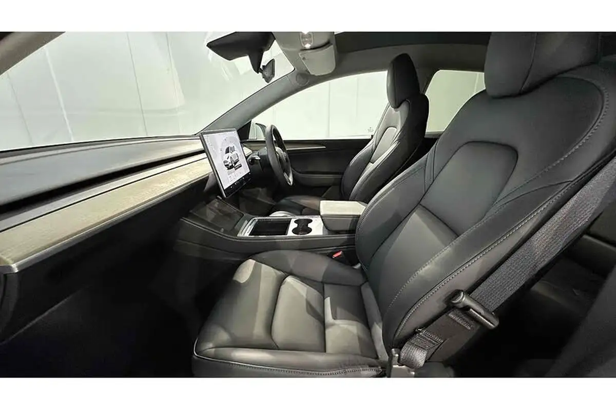 2023-tesla-model-y-e-rwd-big-18