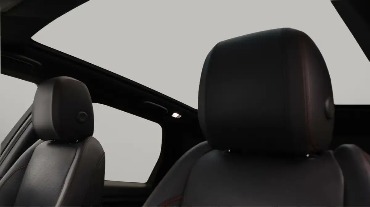 2022-land-rover-discovery-sport-15-p300e-r-dynamic-hse-big-24