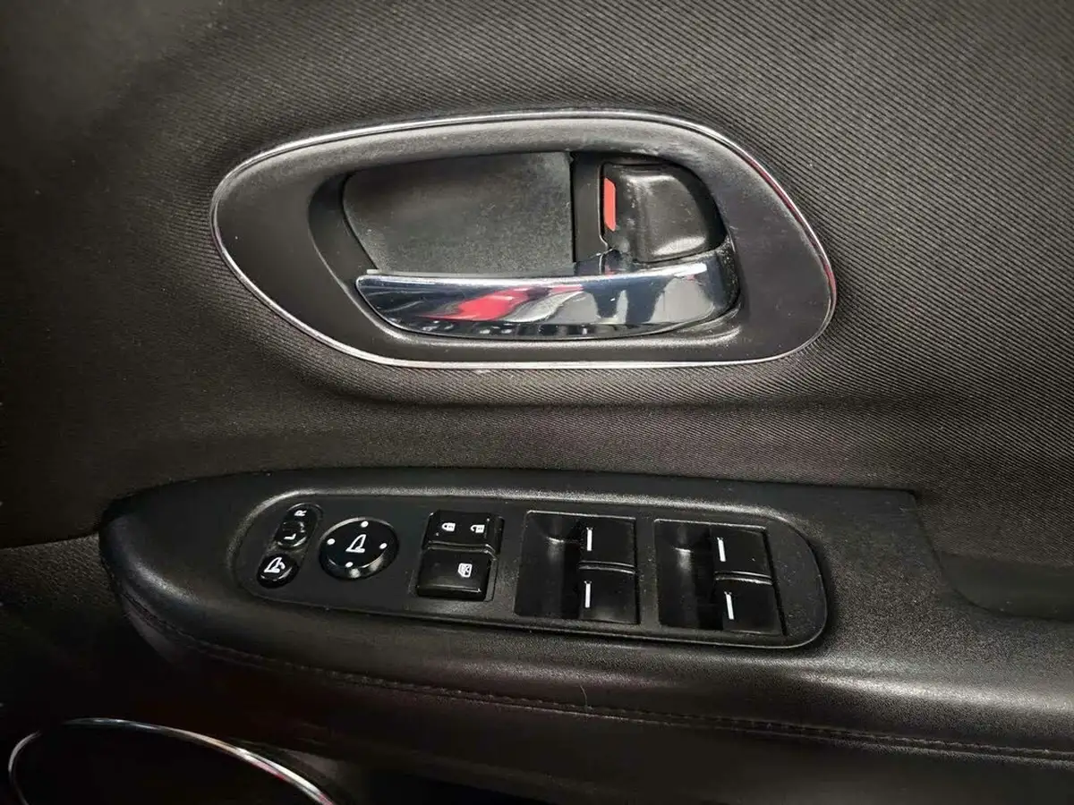 2016-honda-hr-v-16-i-dtec-se-navi-big-38