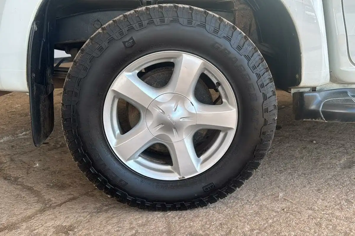 2016-isuzu-d-max-25td-utah-huntsman-big-27