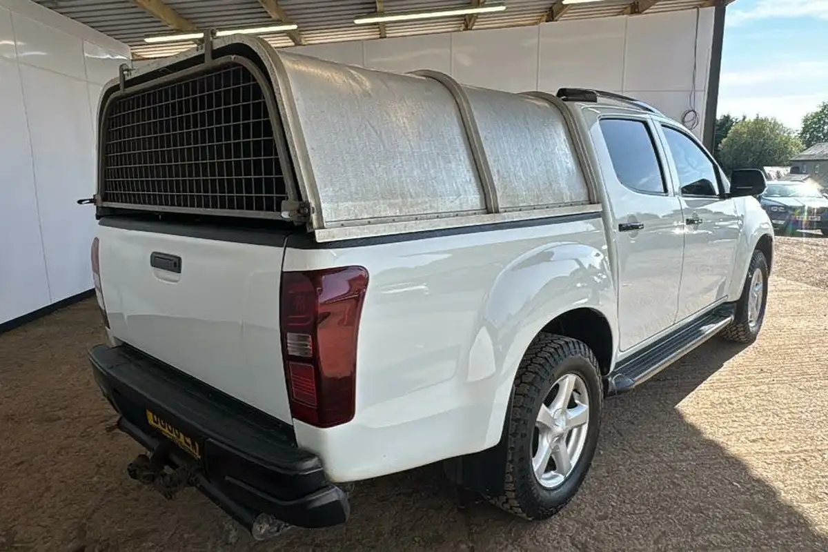 2016-isuzu-d-max-25td-utah-huntsman-big-3