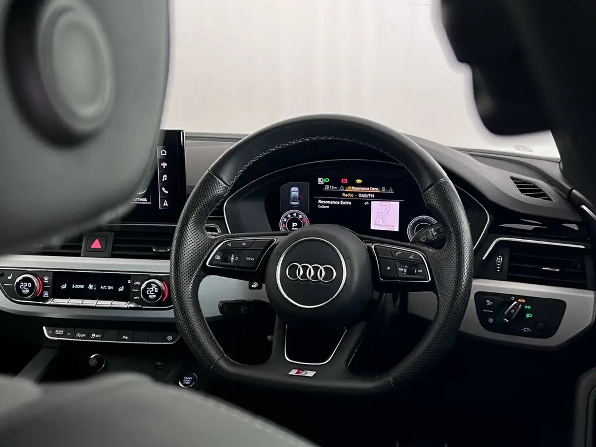 2022-audi-a4-20-35-tfsi-s-line-tronic-big-21