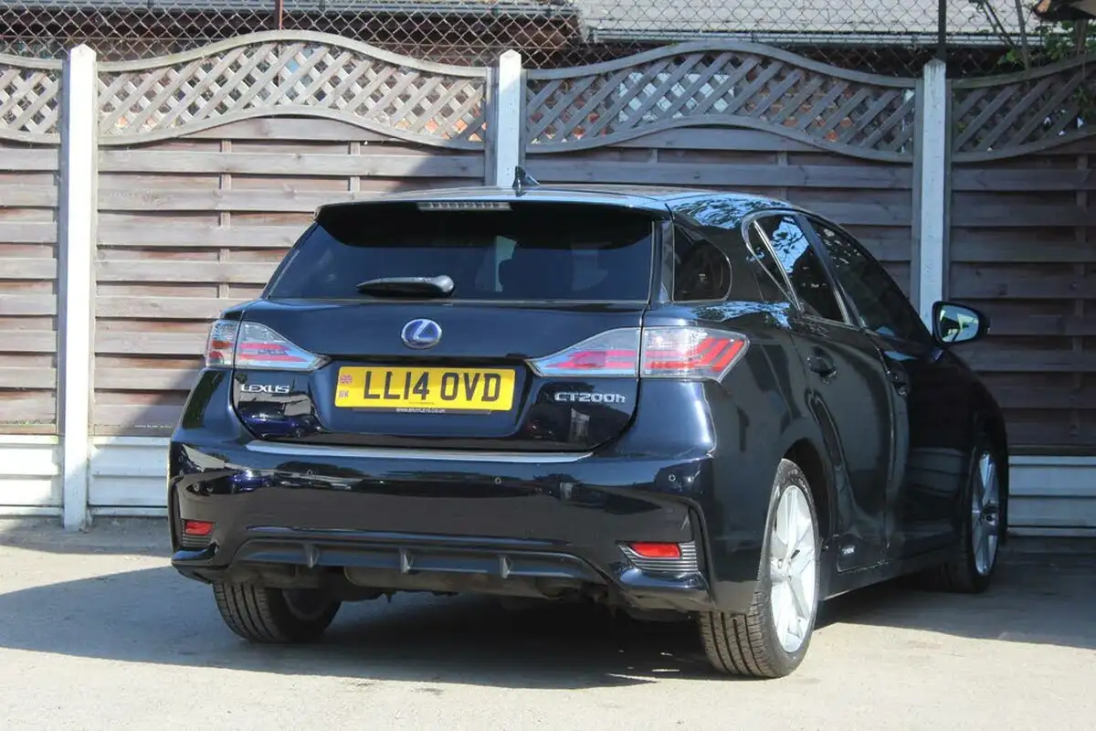 2014-lexus-ct-200h-18-advance-big-8