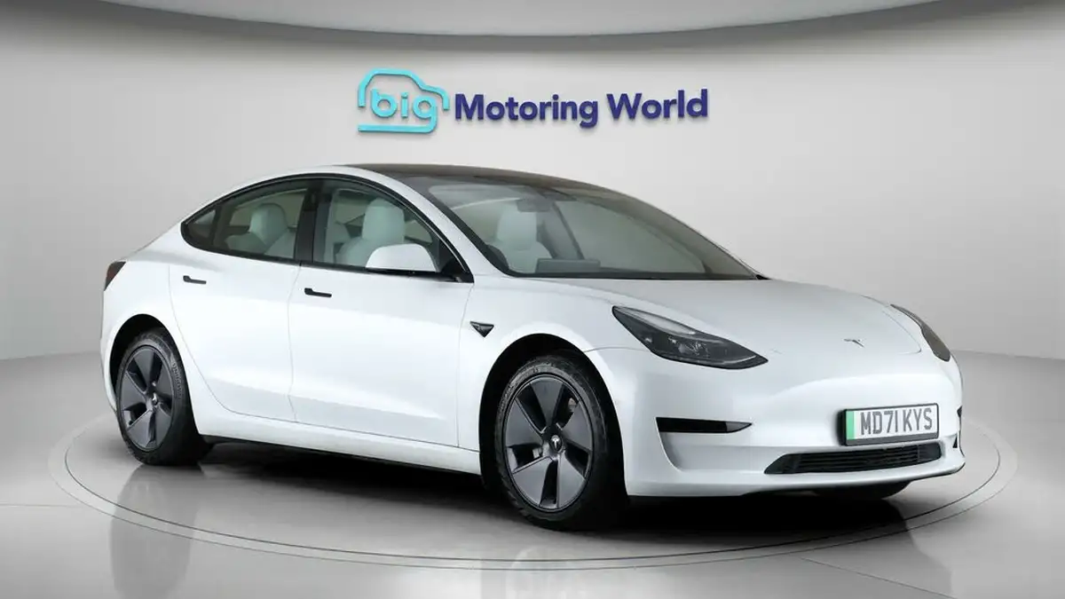 2021-tesla-model-3-e-standard-plus-big-1