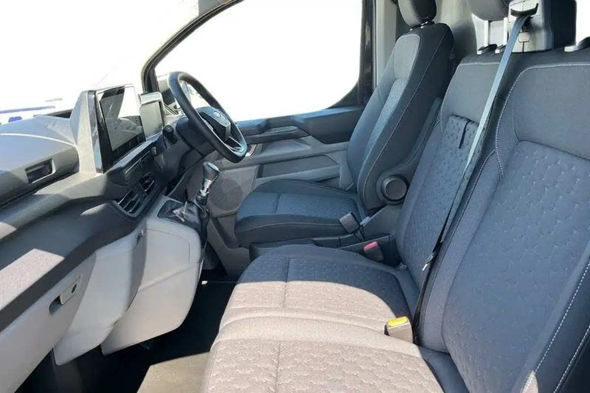 2023-ford-transit-custom-20tdci-300-l1h1-limited-136pseu6e-panel-van-1996cc-big-9