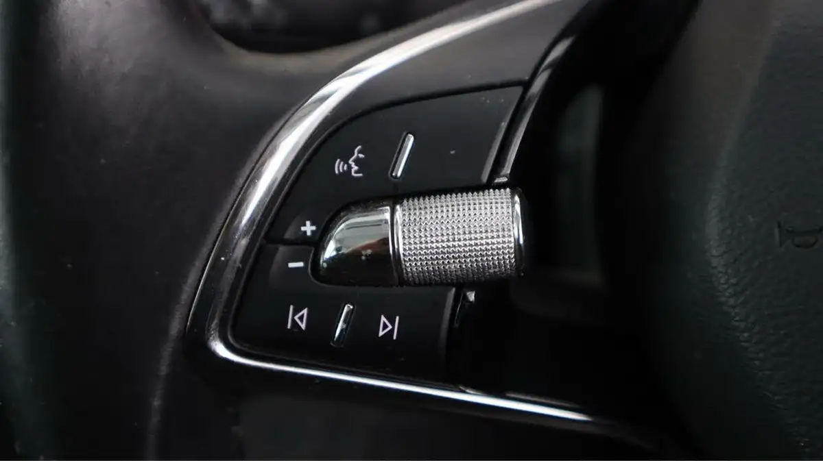 2020-skoda-fabia-10-mpi-se-60ps-hatchback-big-21