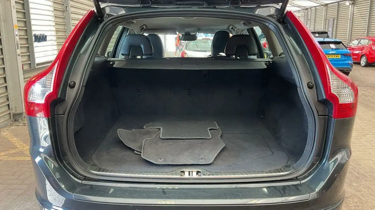 2017-volvo-xc60-20td-d4-se-geartronic-big-11