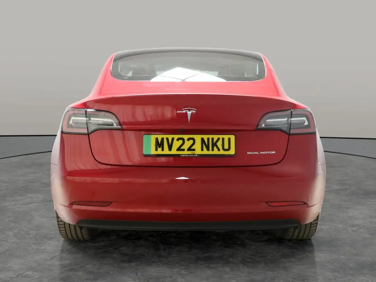 2022-tesla-model-3-e-long-range-big-13