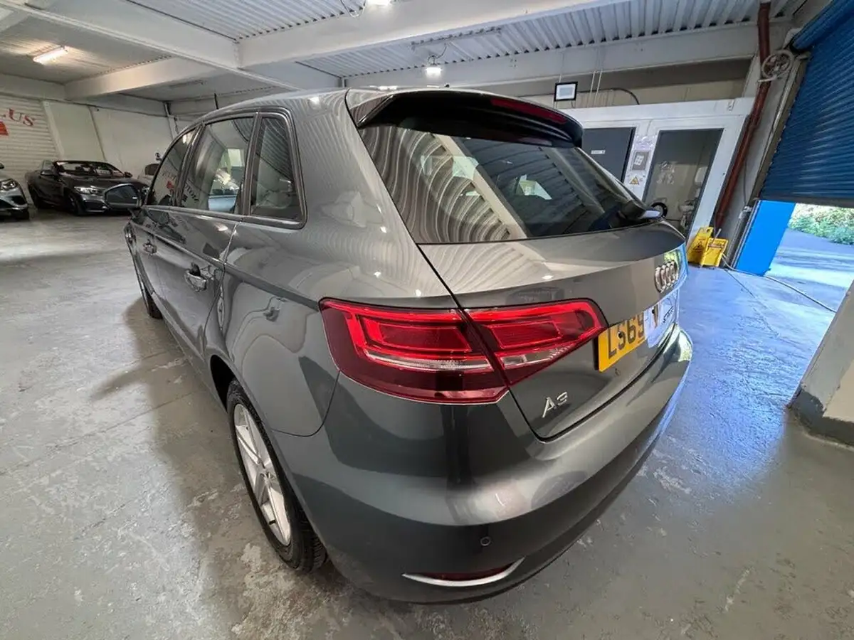 2020-audi-a3-10-30-tfsi-se-technik-big-6