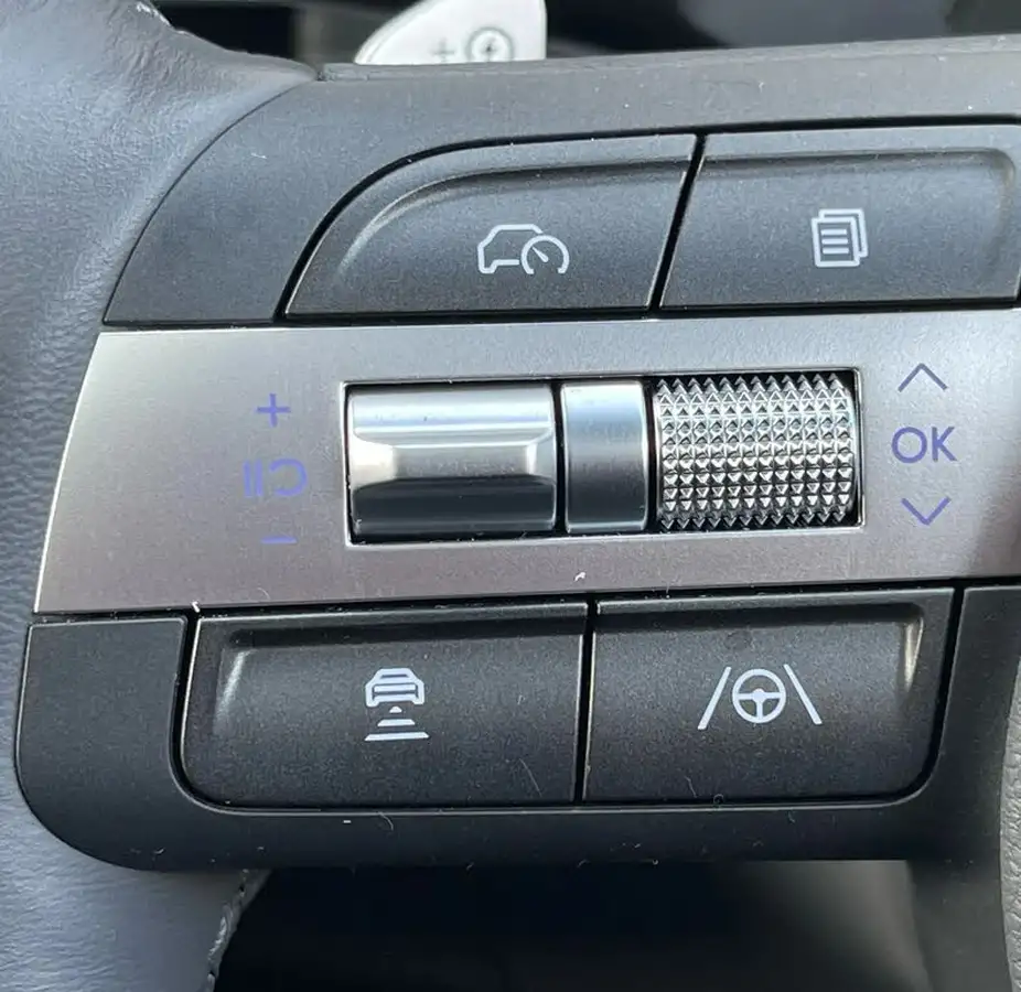 2024-hyundai-kona-e-ultimate-218ps-65kwh-big-12